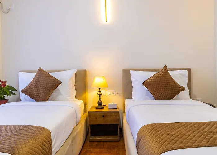 Hotel Mhendo & 4*